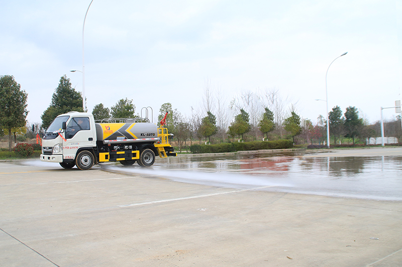 福田小(xiǎo)卡之星2灑水(shuǐ)車(2.5方)有不上(shàng)戶車型