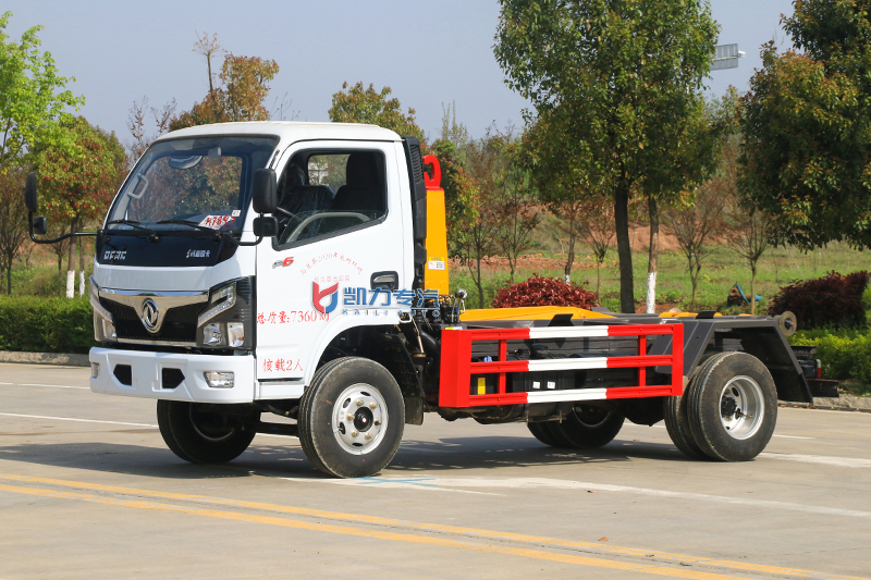 （藍牌 黃牌）東風小(xiǎo)福瑞卡勾臂垃圾車（5方）