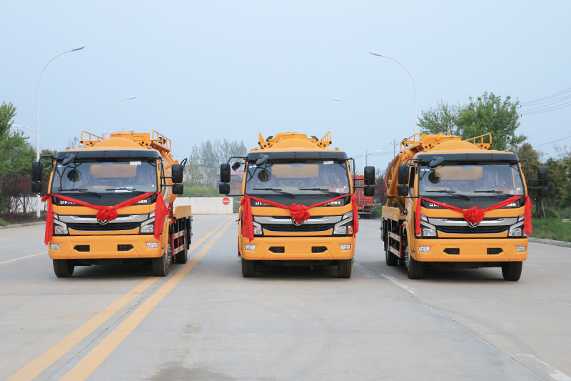 東風大多(duō)利卡清洗吸污車（一(yī)體罐）（清水(shuǐ) 污水(shuǐ)9.5方）