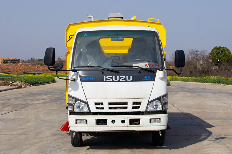 五十鈴洗掃車(4水(shuǐ) 5塵)