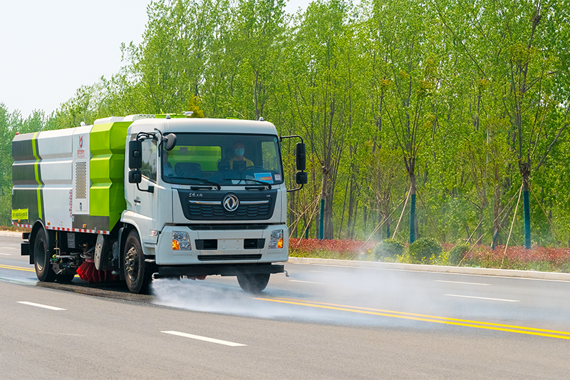 東風天錦洗掃車（9水(shuǐ) 7塵）